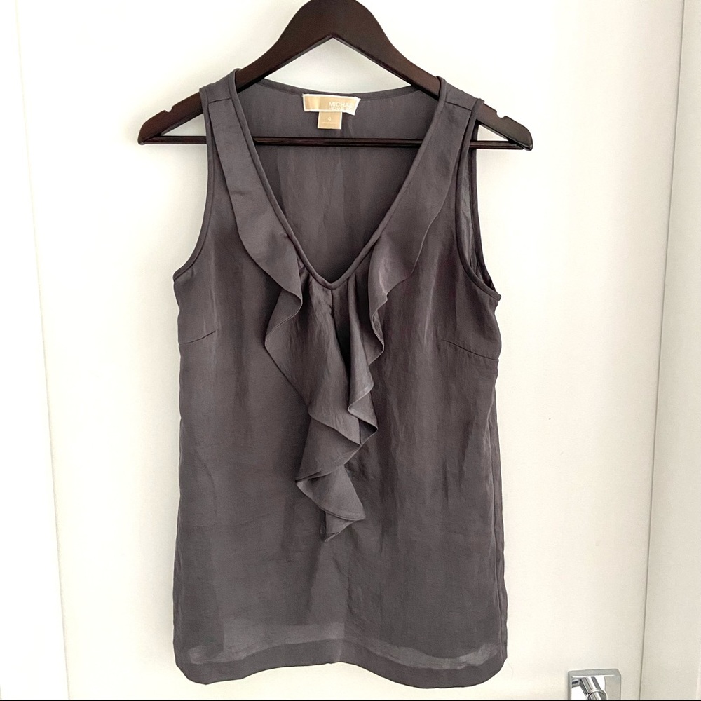 MICHAEL KORS. Sleeveless blouse. Size 4.
